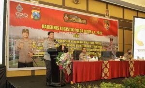Personil Logistik Polda Jatim