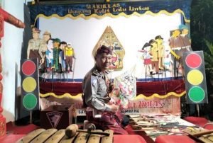 Kapolda Jatim Wayang Kulit
