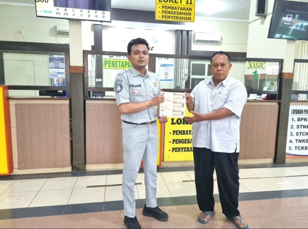 Screenshot_2024-03-27-16-37-08-204_com.whatsapp.w4b-01