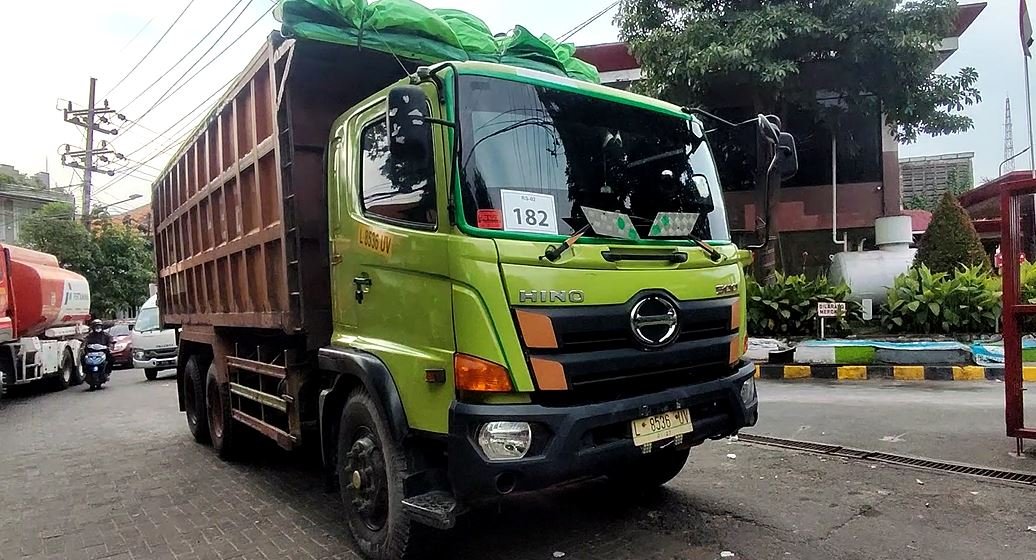 Sopir Truk ODOL Jepang