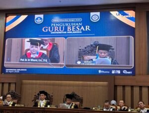guru besar Unair Sri Winarsi