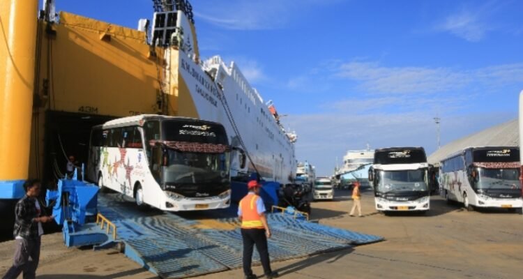 Tanjung Perak Penumpang Roro