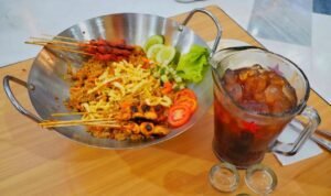 Surabaya Suites Hotel Nasi Goreng HUT RI Haijatim 11Agt2025 Surabaya Suites Hotel Nasi Goreng