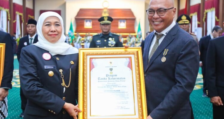 Gubernur Jatim PWI Akhmad Munir