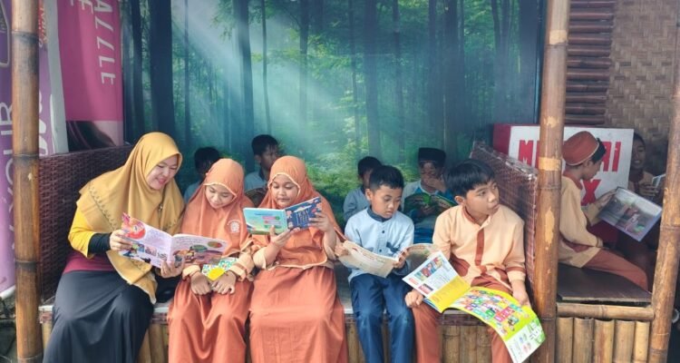 Literasi Anak SD Malang TPS Donasikan Buku Bacaan Berkualitas