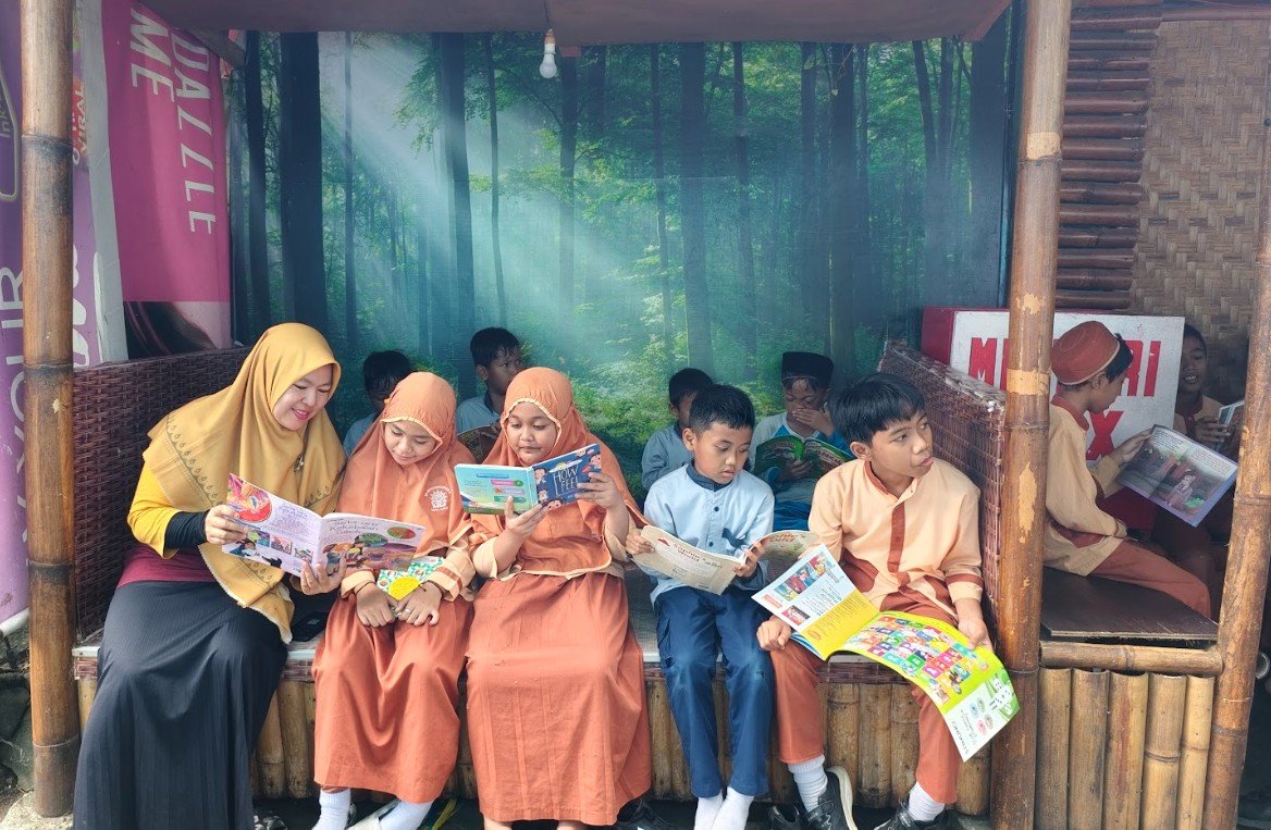 Literasi Anak SD Malang TPS Donasikan Buku Bacaan Berkualitas