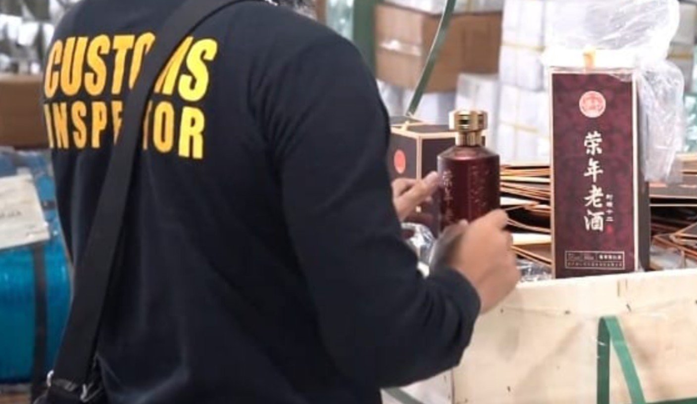 Bea Cukai Tanjung Perak Bongkar Barang Ilegal Terminal Teluk Lamong