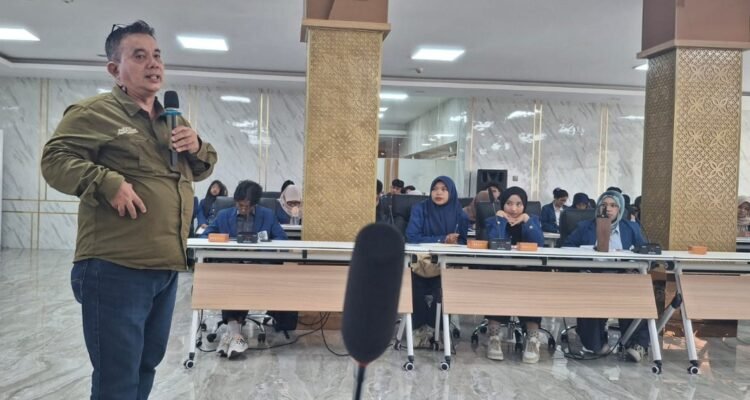 Mahasiswa ITS TPS