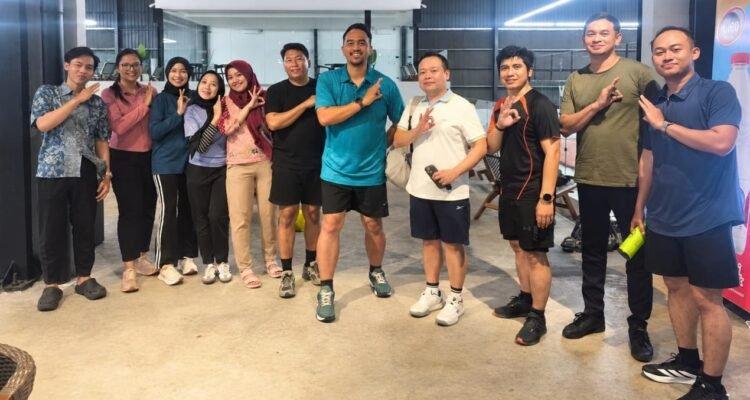 BRI BO Surabaya HR Muhammad Ajak Nasabah Padel Bersama