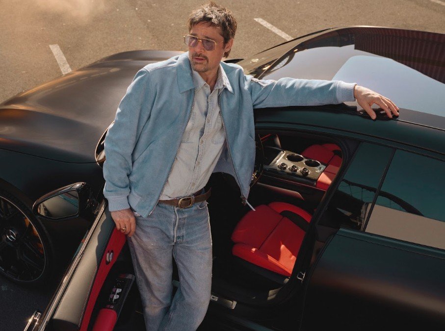 Mercedes-AMG Tunjuk Brad Pitt Jadi Bintang Kampanye