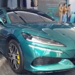 Sportcar Pemeran James Bond Hadir di Danza Haka Bukit Darmo Surabaya